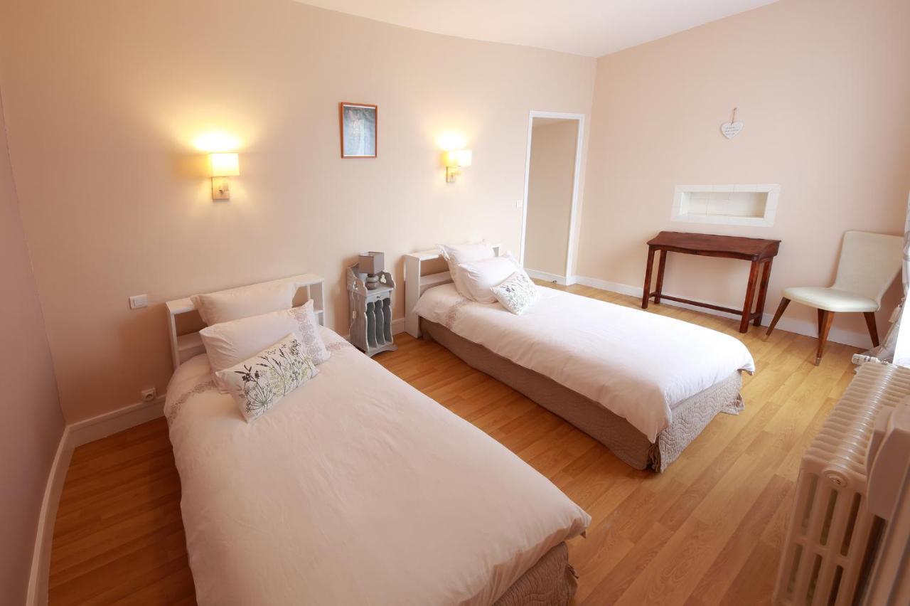 La Loge Des Fees Bed & Breakfast Latillé Екстериор снимка