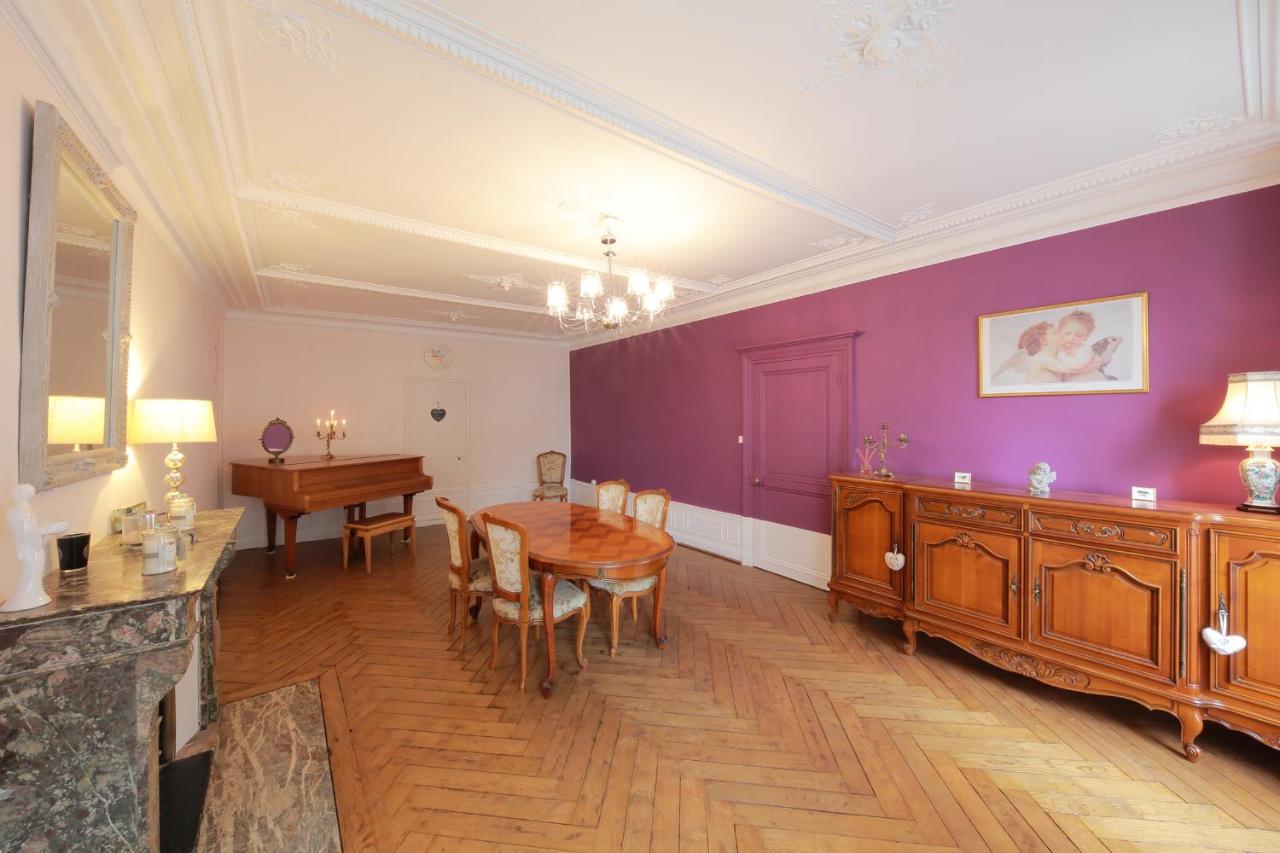 La Loge Des Fees Bed & Breakfast Latillé Екстериор снимка