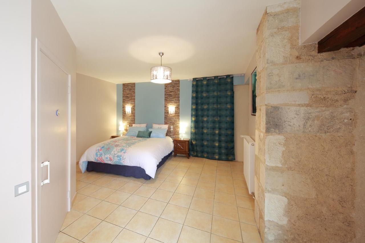 La Loge Des Fees Bed & Breakfast Latillé Екстериор снимка